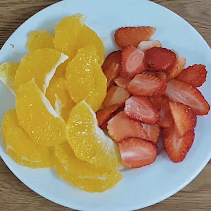 Step 4 Prepare the fruit for fruit jelly yogurt