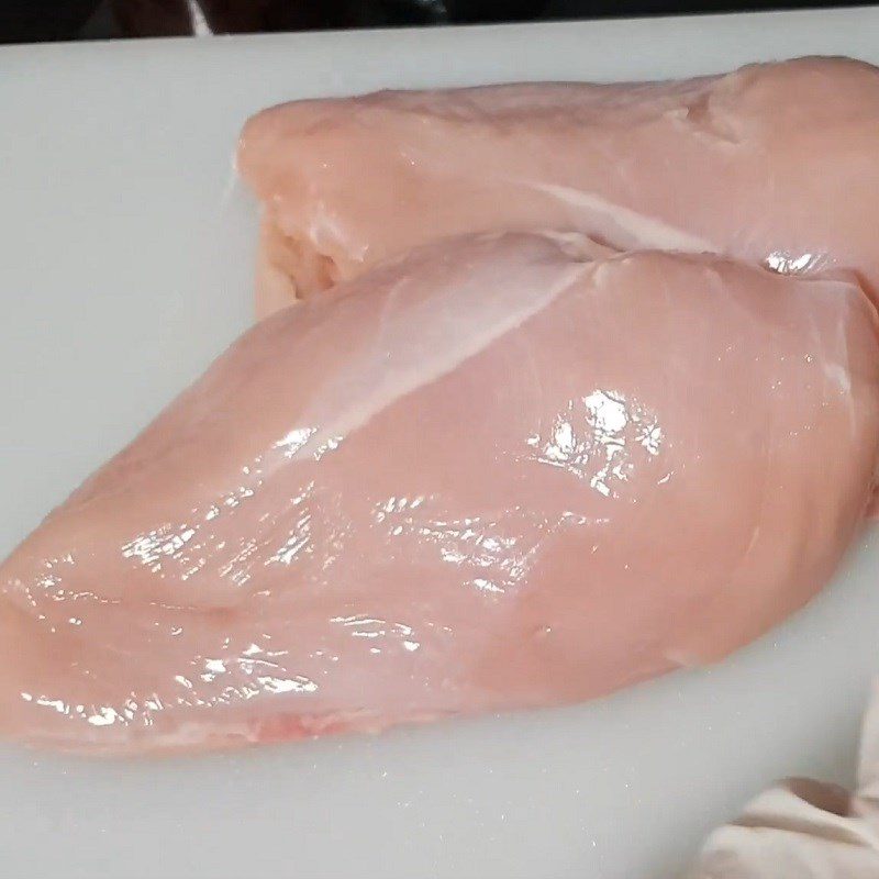 Step 1 Prepare the chicken breast for chicken seasoning