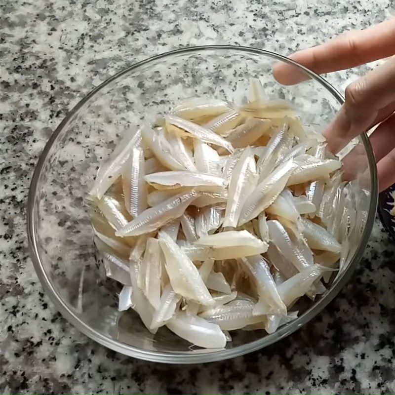 Step 1 Prepare and marinate the anchovies Fried Anchovies with Fish Sauce