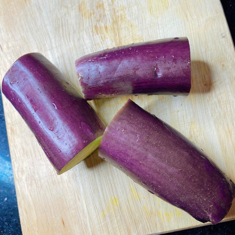 Step 1 Prepare the vegetables for Eggplant stir-fried with shrimp