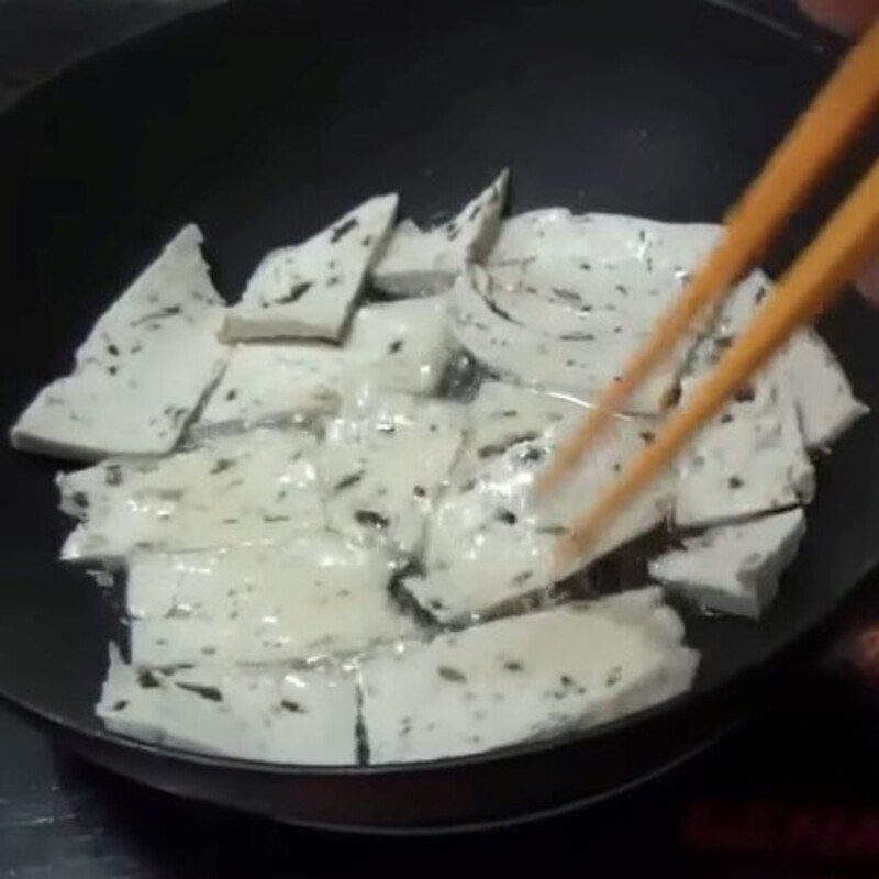 Step 1 Prepare and fry fish cake for vegetarian fish noodle soup from pre-made fish cake