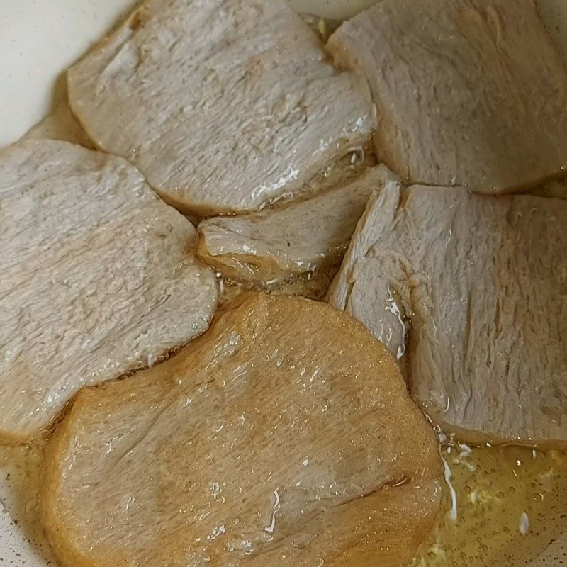 Step 1 Prepare and fry the vegetarian ribs Five-spice Braised Vegetarian Ribs