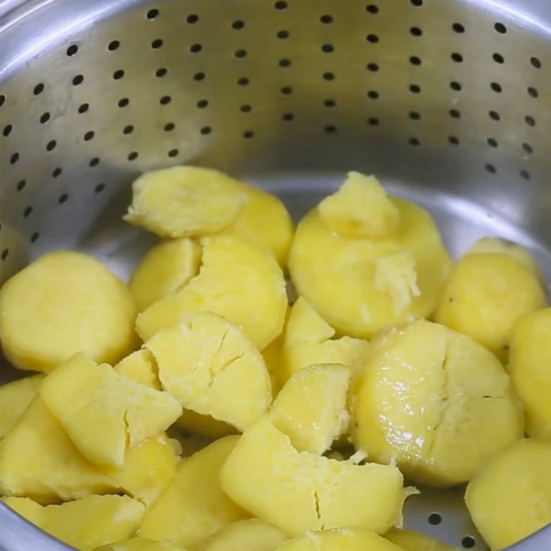 Step 1 Prepare and steam sweet potatoes Sweet Potato Milk Cake