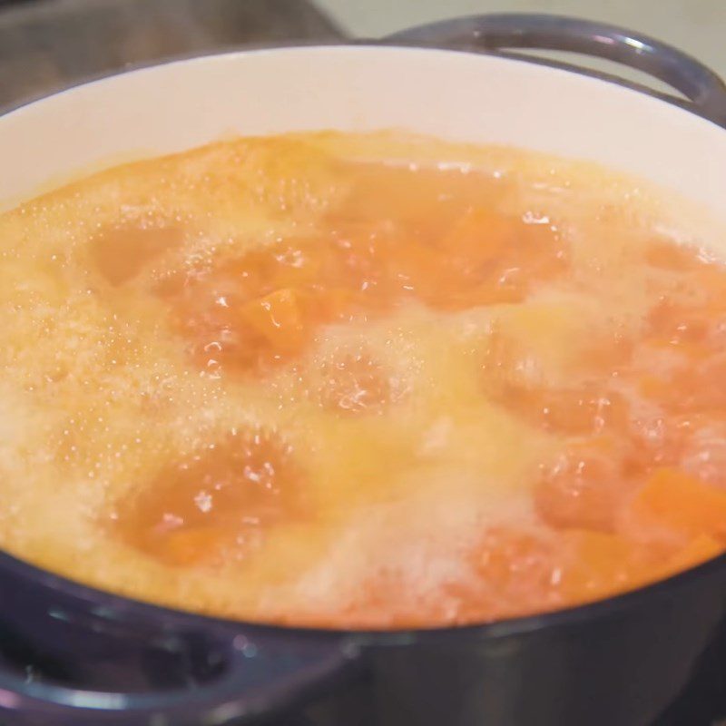 Step 1 Prepare and steam sweet potatoes Sweet potato mashed with cinnamon and honey