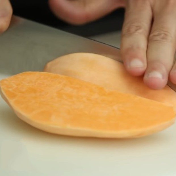 Step 1 Prepare and steam sweet potatoes Mashed sweet potatoes