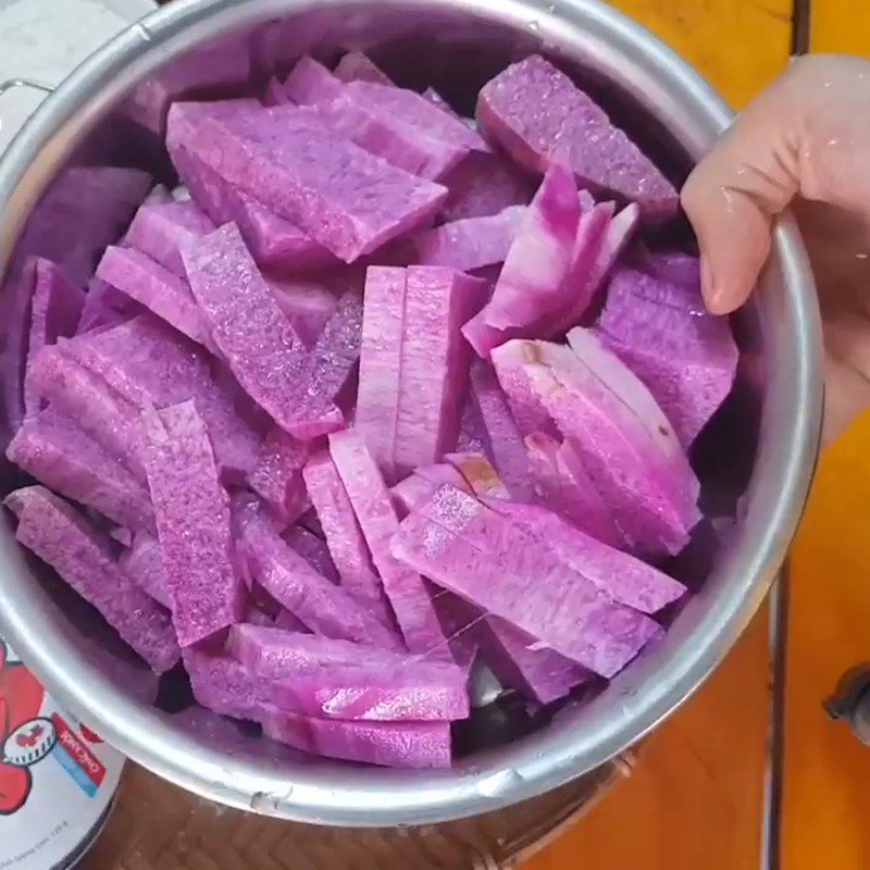 Step 1 Prepare and steam the purple yam Fried Purple Yam Cake with Cheese