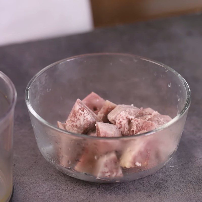 Step 3 Prepare and steam taro Taro-filled donuts