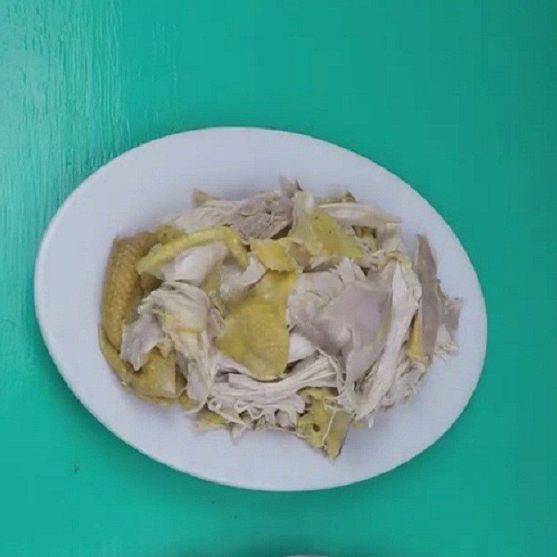 Step 1 Prepare and boil chicken Onion chicken salad (recipe shared by users)