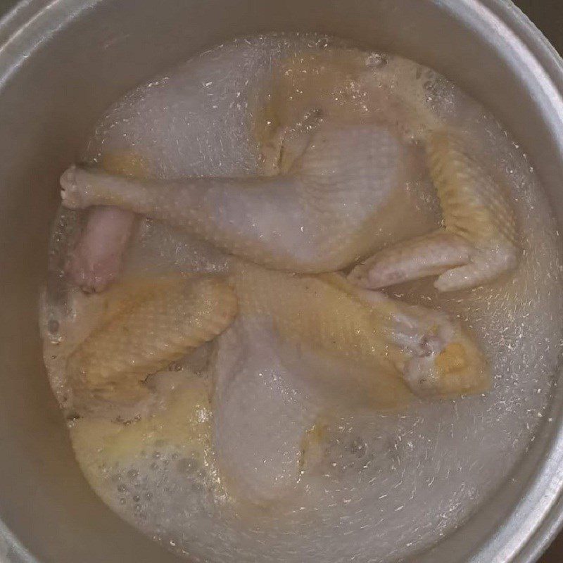 Step 1 Prepare and boil chicken Onion chicken salad (recipe shared by users)