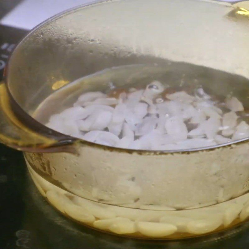 Step 1 Prepare and boil the jackfruit seeds Fresh milk jackfruit seeds