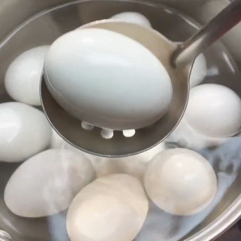 Step 1 Prepare and boil the duck eggs Grilled Duck Eggs (Recipe shared from TikTok Cooking with TasteVN)