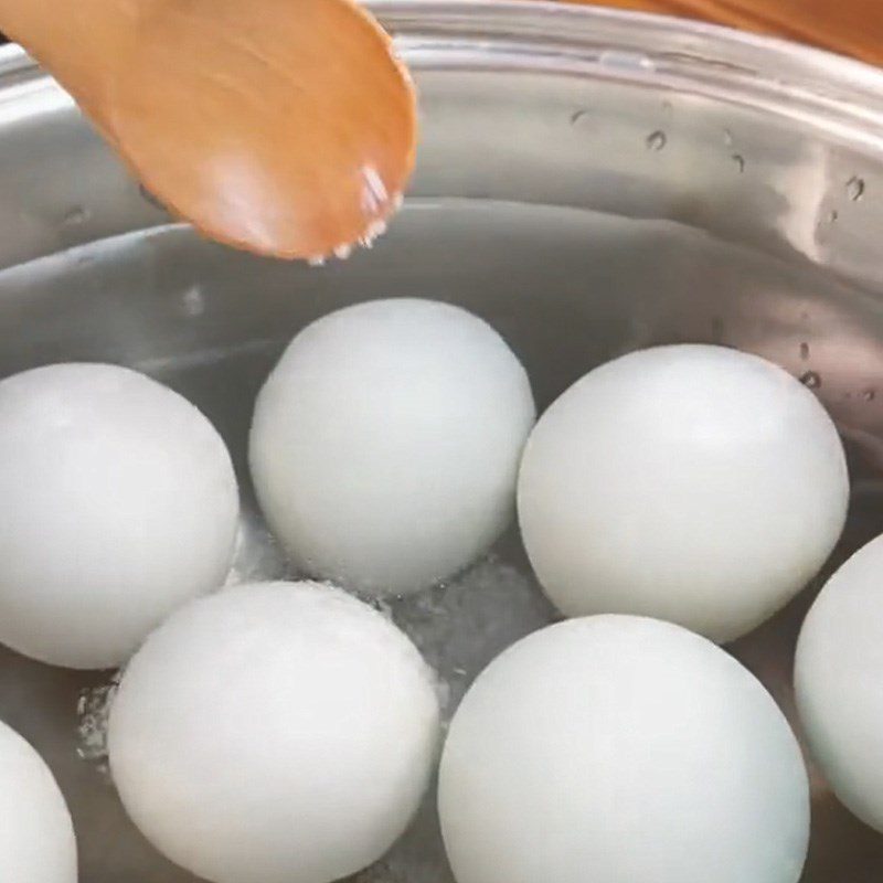 Step 1 Prepare and boil the duck eggs Grilled Duck Eggs (Recipe shared from TikTok Cooking with TasteVN)