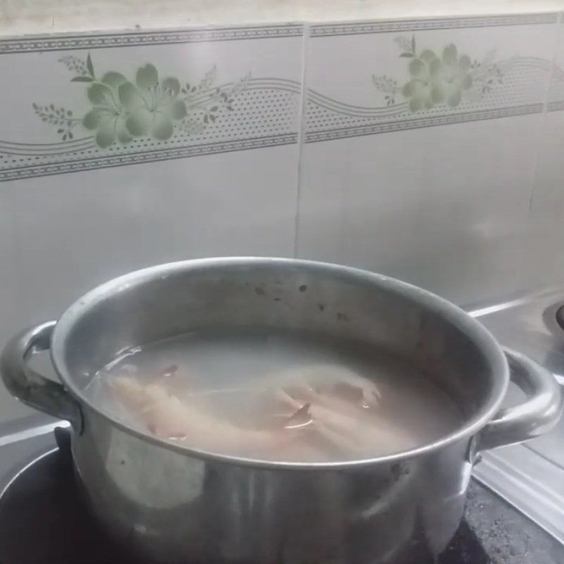 Step 1 Prepare and boil shrimp and pork belly for Chôm Chôm shrimp and pork salad