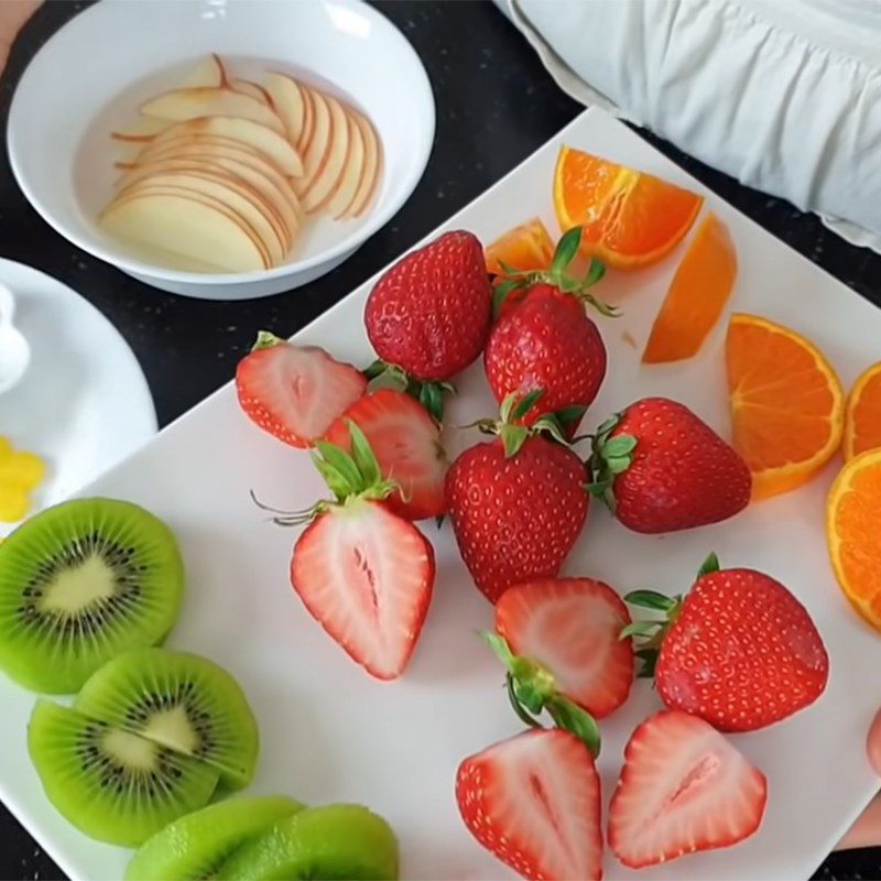 Step 8 Preparing and shaping fruits Fruit tart in the shape of a basket