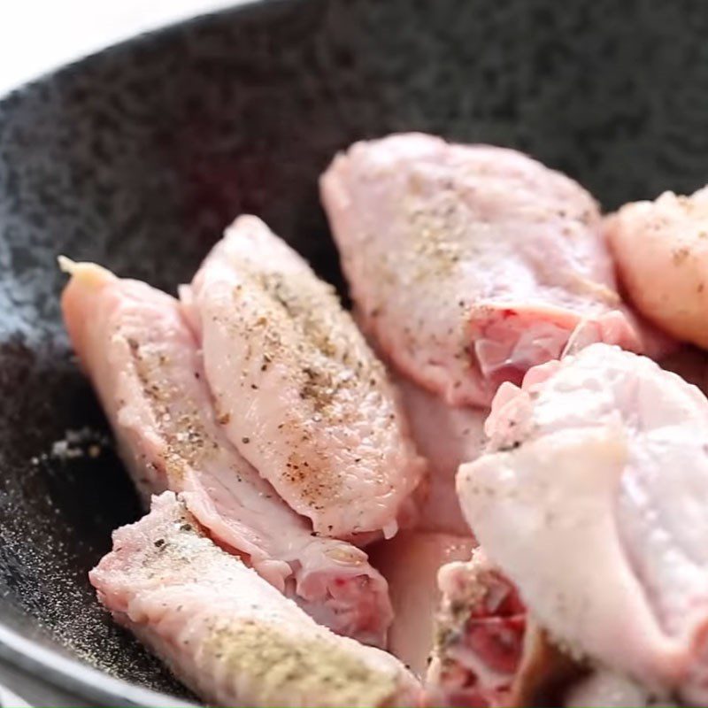 Step 1 Prepare and marinate chicken wings Honey fried chicken wings