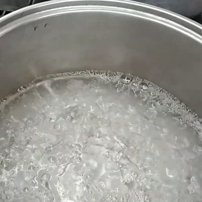 Step 2 Prepare and blanch the beef tail Beef tail stew with lemongrass and papaya