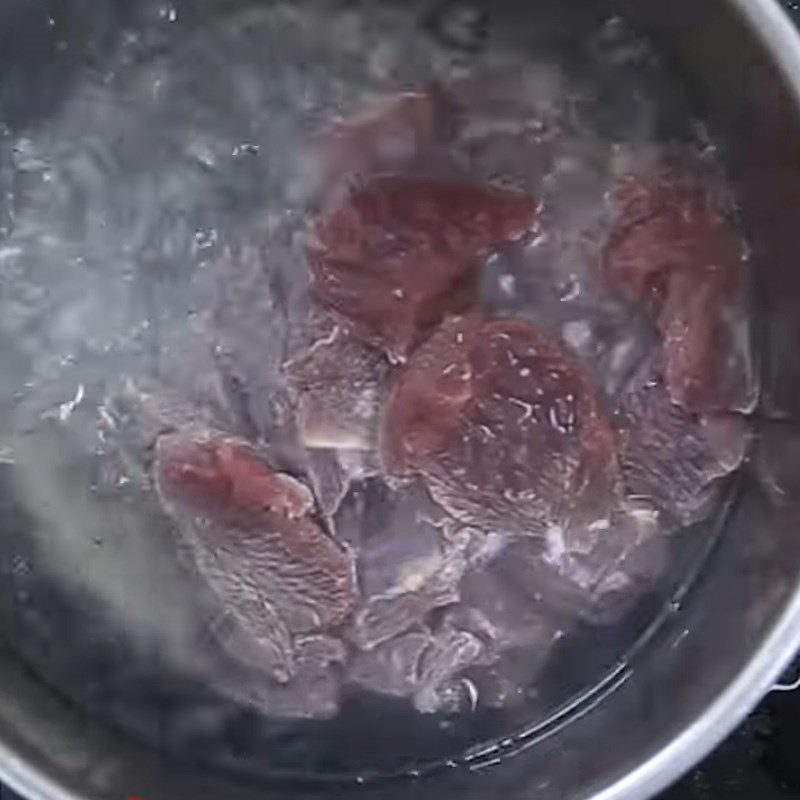 Step 1 Prepare and blanch the beef for Tomato Sauce Beef Stew