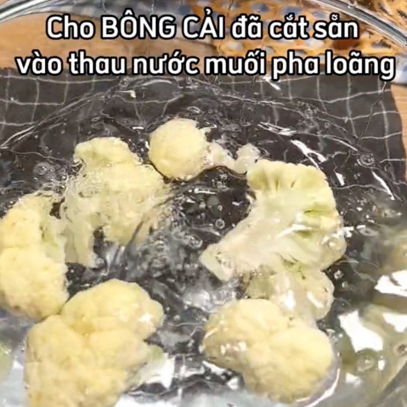 Step 1 Prepare and marinate the cauliflower for Vegetarian KFC (Recipe from the TikTok channel Bếp chay XANH)