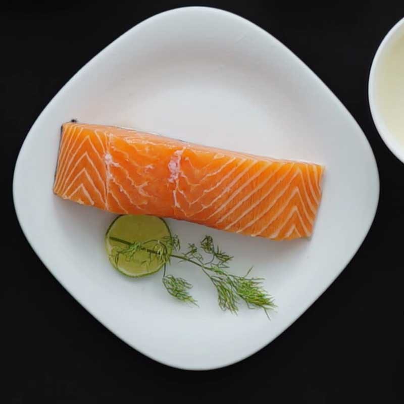 Step 1 Prepare and Marinate the Salmon Pan-fried Salmon with Cream Sauce