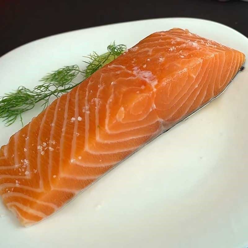 Step 1 Prepare and Marinate the Salmon Pan-fried Salmon with Cream Sauce