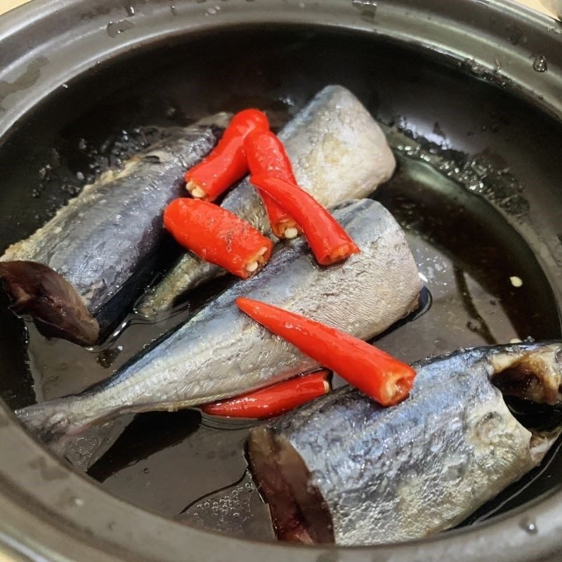 Step 1 Prepare and marinate the mackerel Spicy Mackerel (recipe shared by a user)