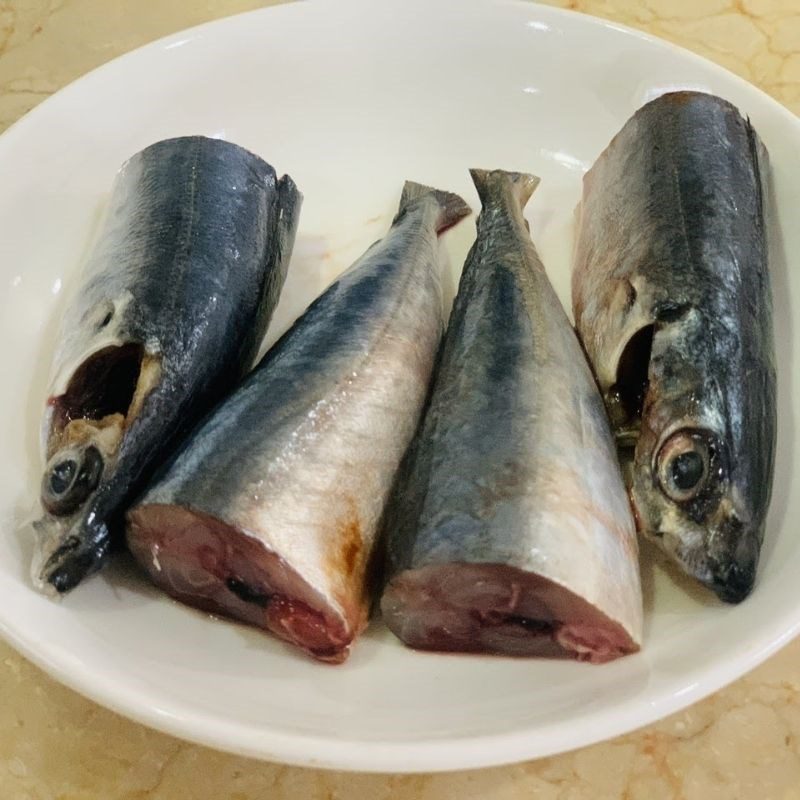 Step 1 Prepare and marinate the mackerel Spicy Mackerel (recipe shared by a user)