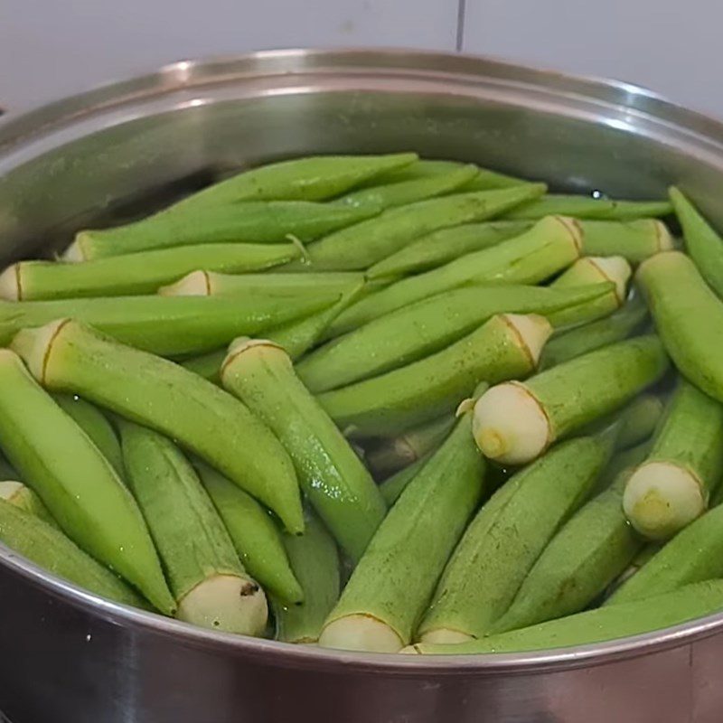 Step 2 Prepare and marinate okra Okra stir-fried with dried shrimp