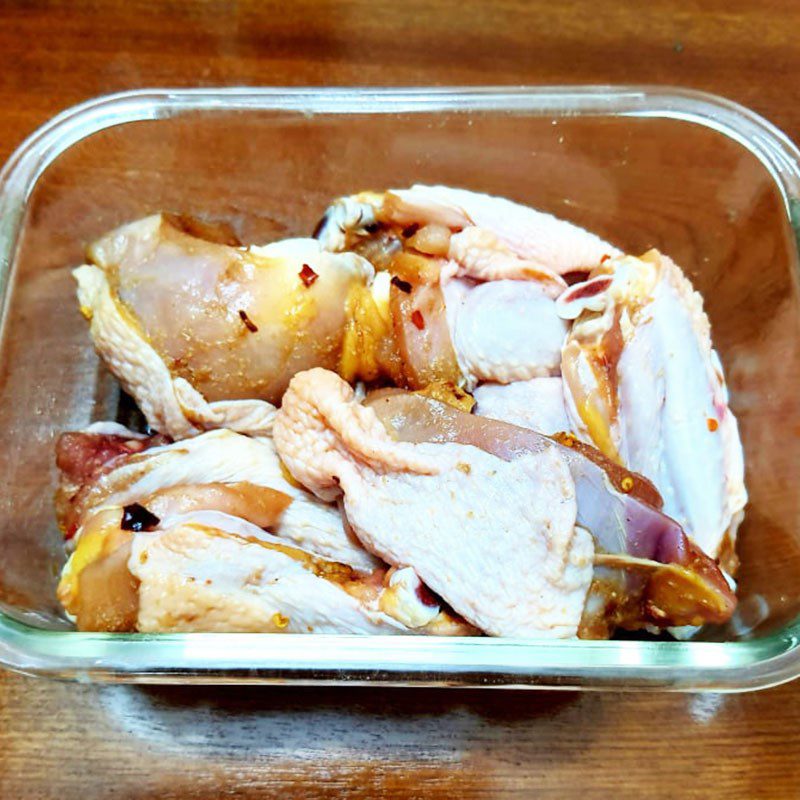 Step 2 Preparation and marinating chicken Stuffed chicken with sticky rice using an air fryer (recipe shared by users)