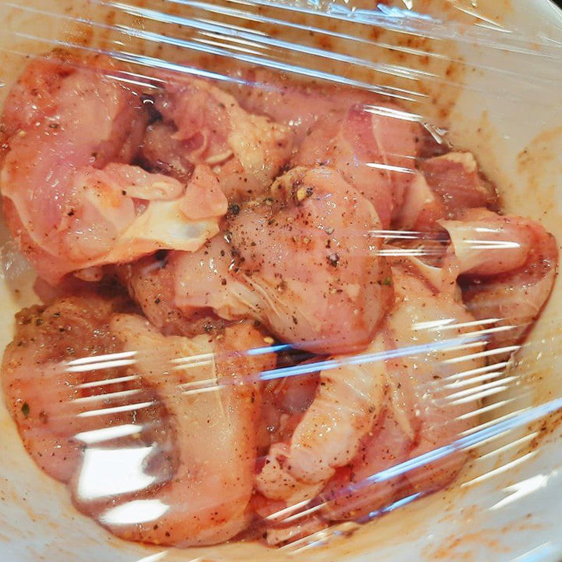 Step 1 Prepare and marinate the chicken Fried Chicken (recipe shared by users)