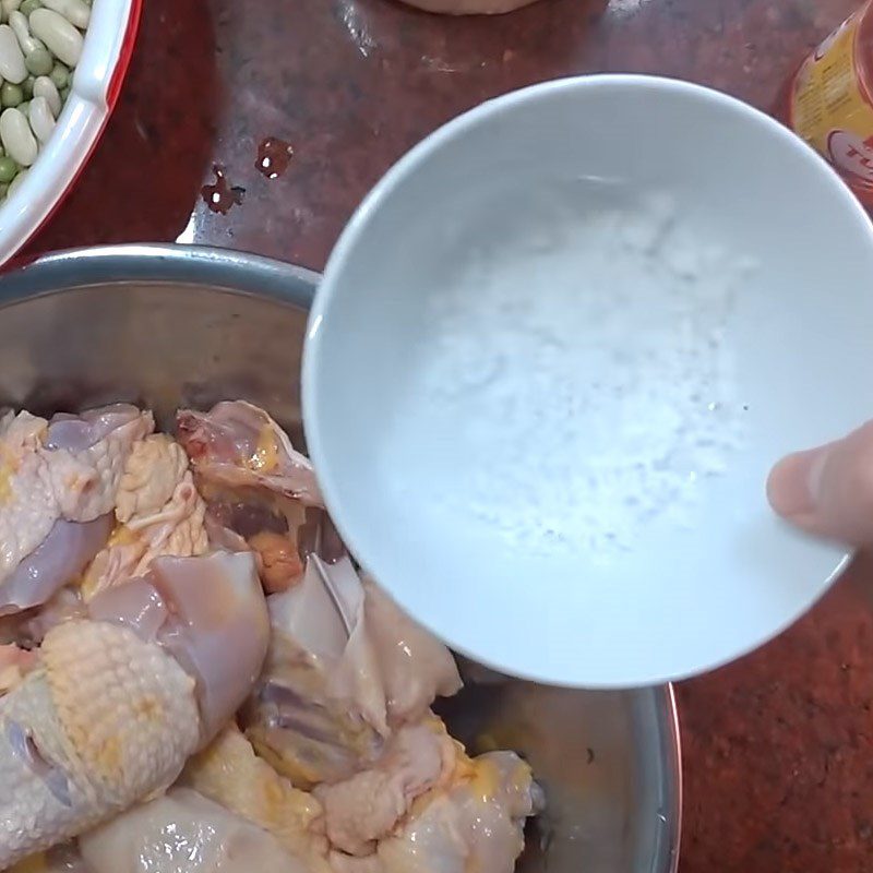 Step 1 Prepare and marinate the chicken Chicken with white beans and peas