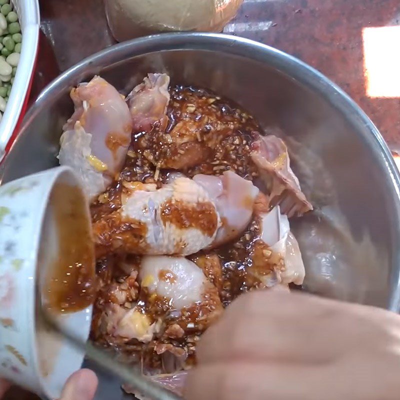 Step 1 Prepare and marinate the chicken Chicken with white beans and peas