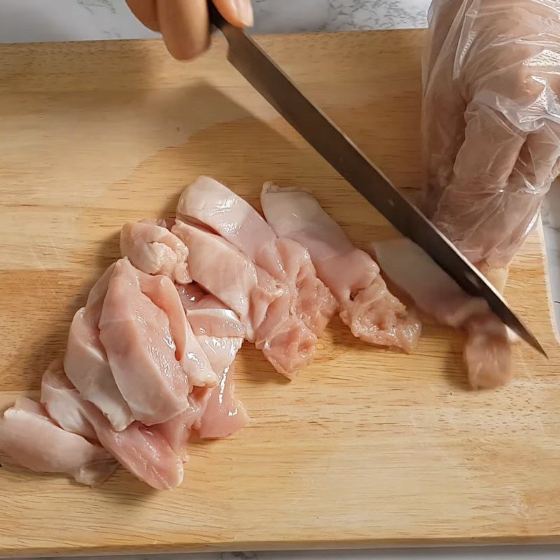 Step 1 Prepare and marinate the chicken Fried Chicken with Lemongrass and Chili using lemongrass stalks