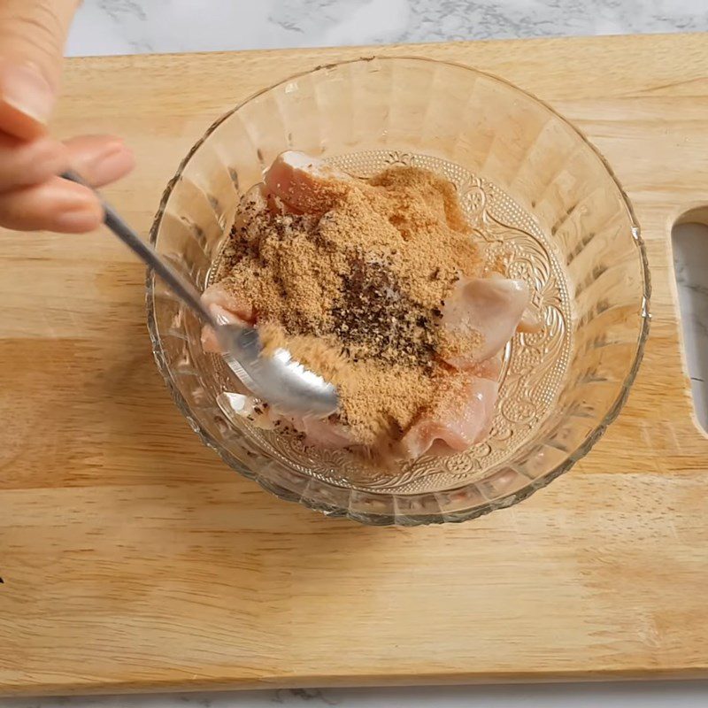 Step 1 Prepare and marinate the chicken Fried Chicken with Lemongrass and Chili using lemongrass stalks