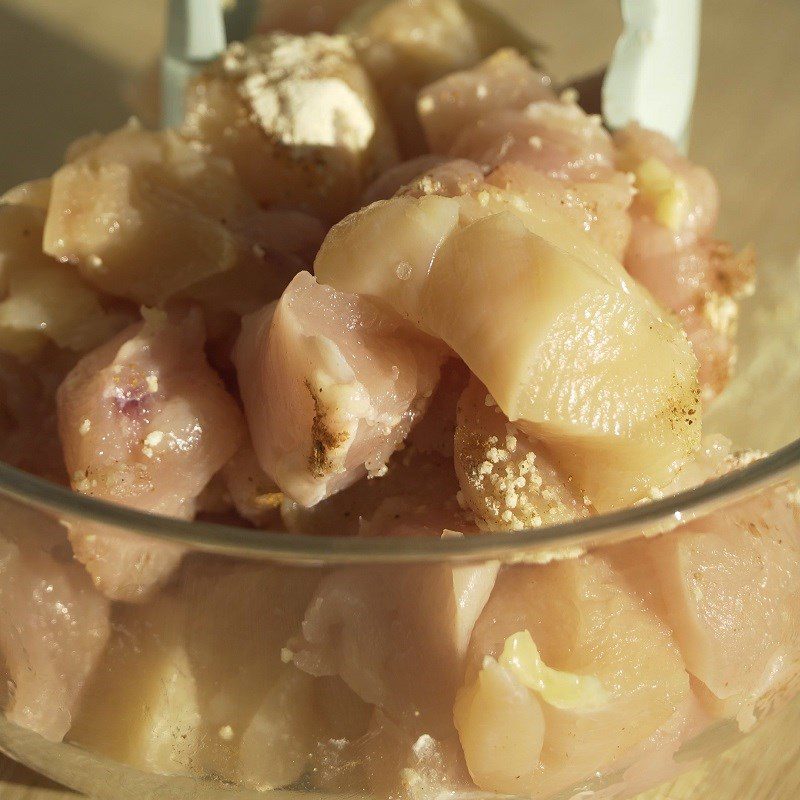 Step 1 Prepare and marinate chicken with melted cheese sauce and side dish