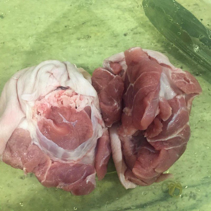 Step 1 Prepare and marinate the pork leg Pork Leg Braised with Coca-Cola