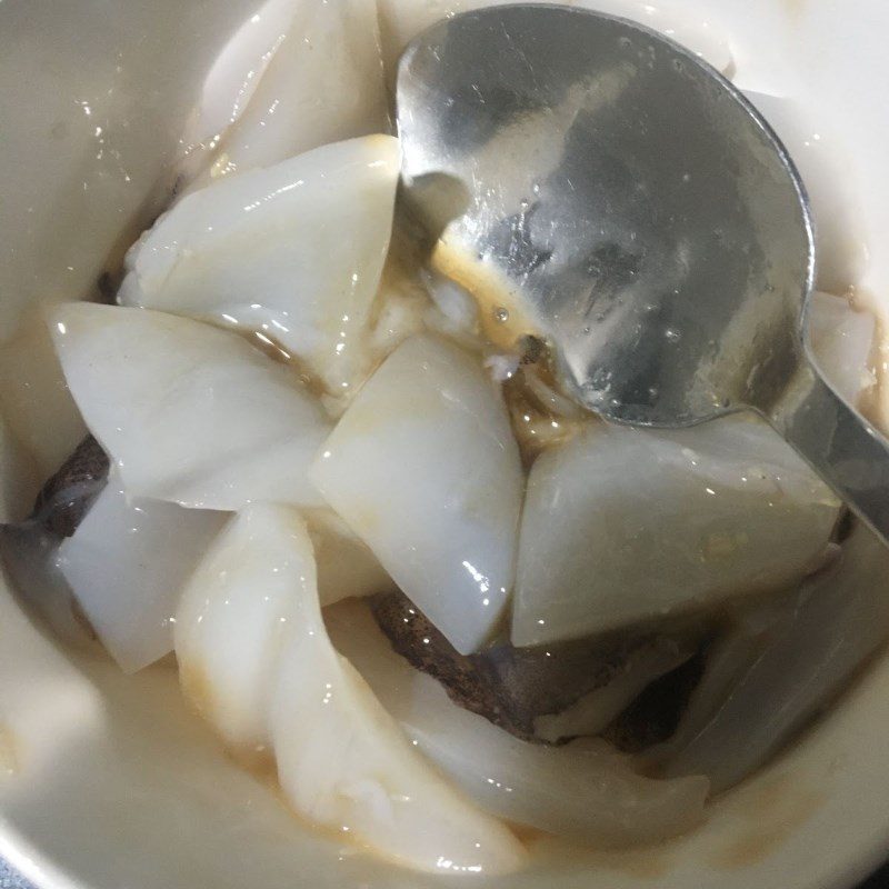 Step 1 Prepare and Marinate Squid Stir-fried Squid with Bean Sprouts