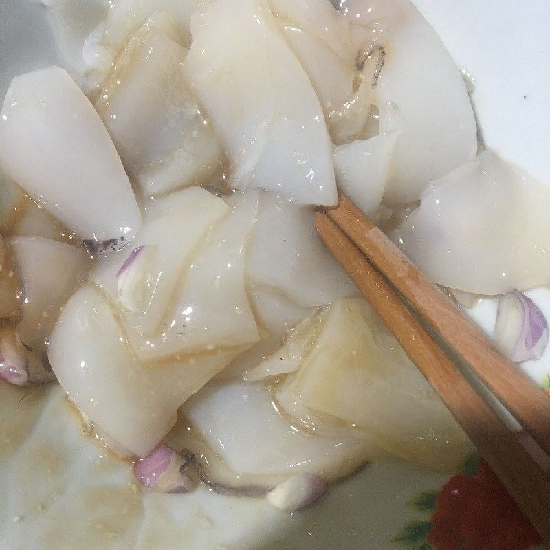 Step 1 Prepare and Marinate the Squid Stir-fried Squid with Cucumber