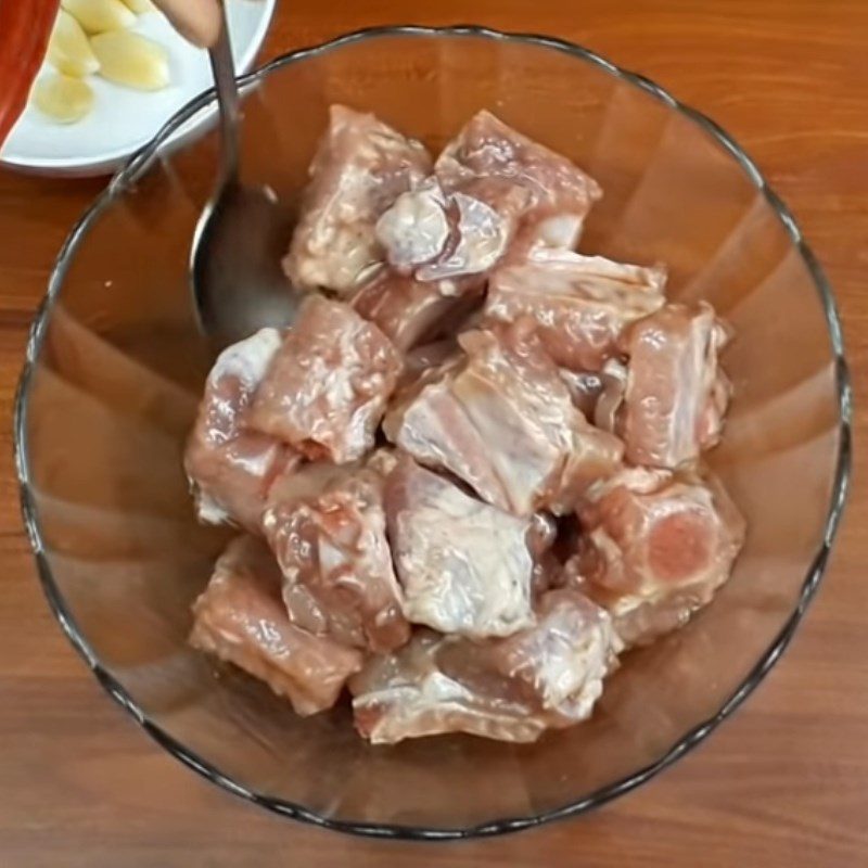 Step 1 Prepare and marinate the ribs Garlic Chili Ribs