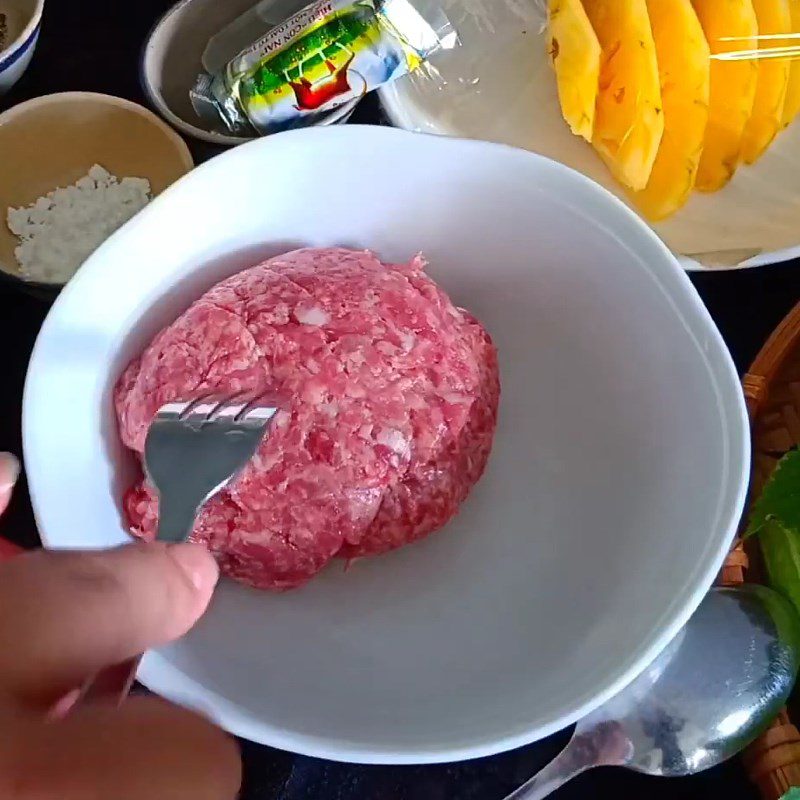 Step 1 Prepare and marinate the meat for Grilled Pork Spring Rolls with Rice Vermicelli