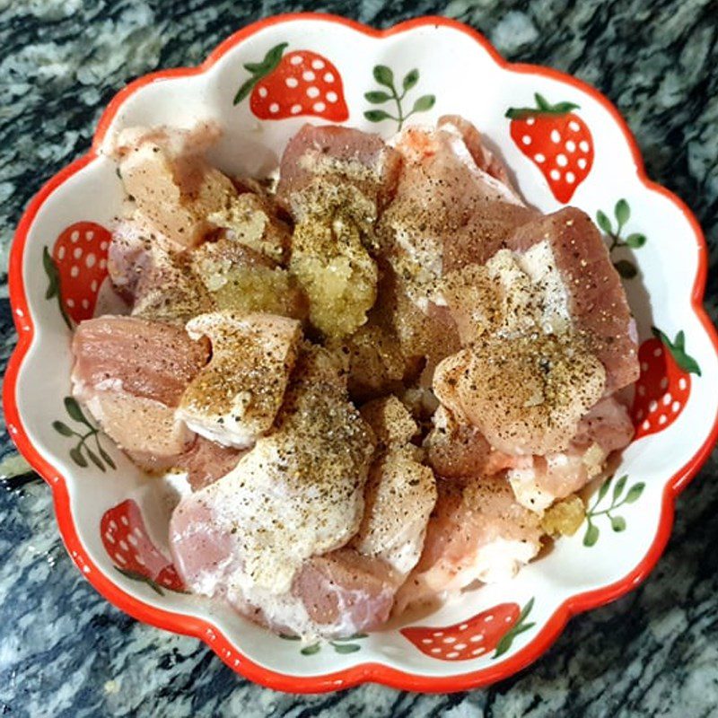 Step 3 Prepare and marinate the meat Savory sticky rice cake (Recipe shared by a user)