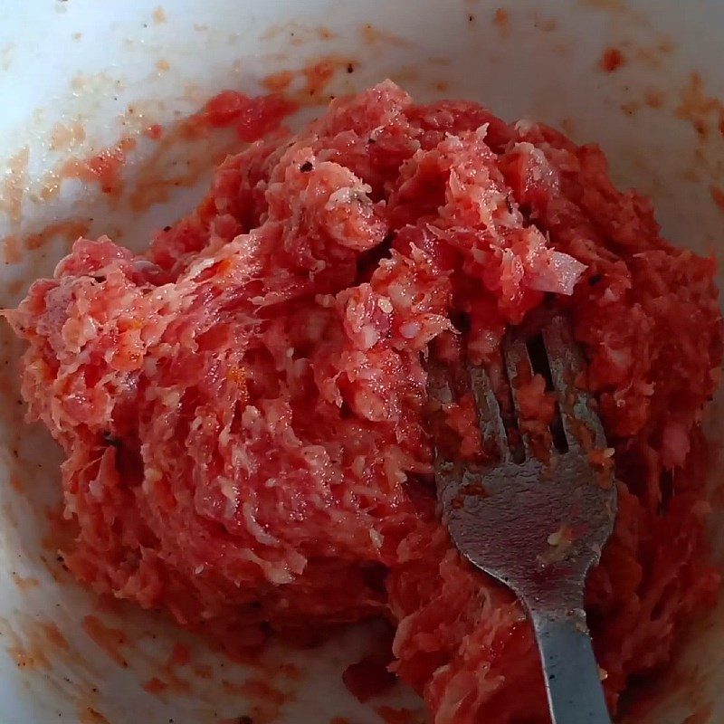 Step 1 Prepare and marinate the meat for Grilled Pork Spring Rolls with Rice Vermicelli