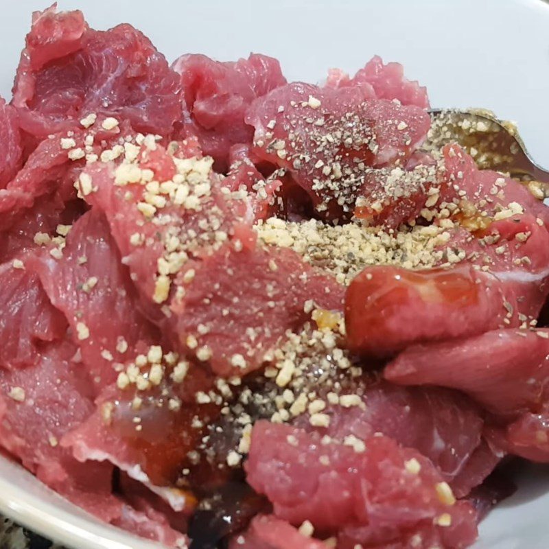Step 1 Prepare and marinate the beef for Sweet and Sour Beef Pho