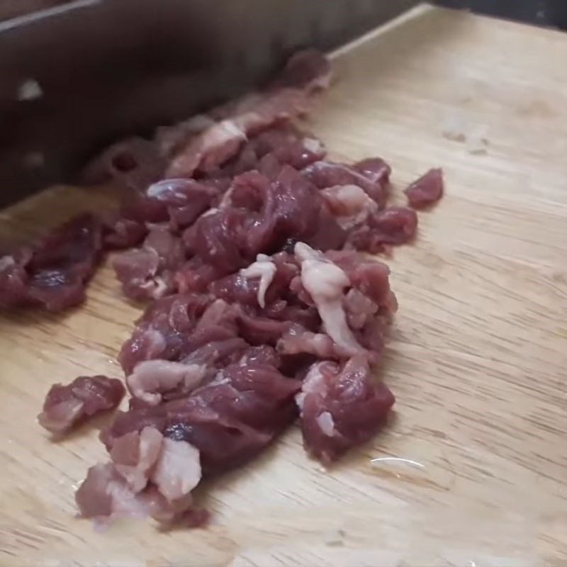 Step 1 Prepare and Marinate the Beef for Red Bean Porridge