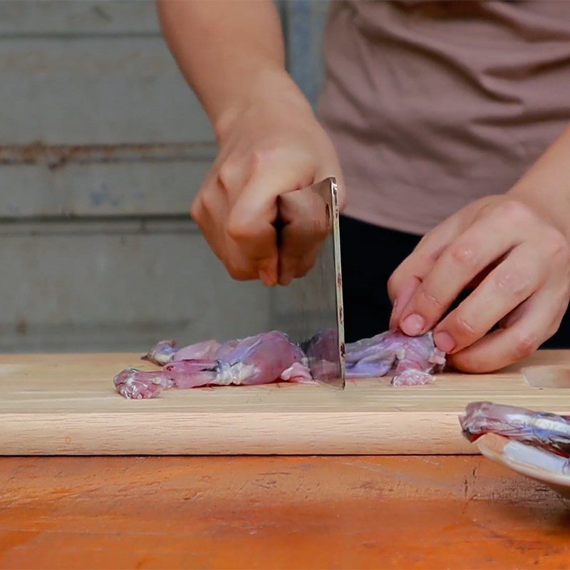 Step 1 Prepare and season frog meat Stir-fried Frog with Lotus Root