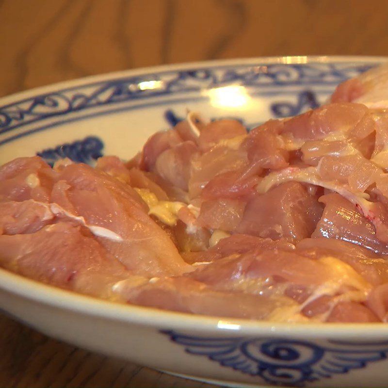 Step 2 Prepare and Marinate the Chicken Chicken Sticky Rice with Lotus Leaves and Fried Chicken