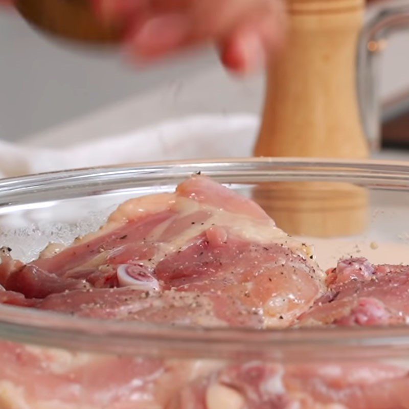 Step 1 Prepare and marinate the chicken Spicy Chicken Stir-fried with Garlic Butter Sauce