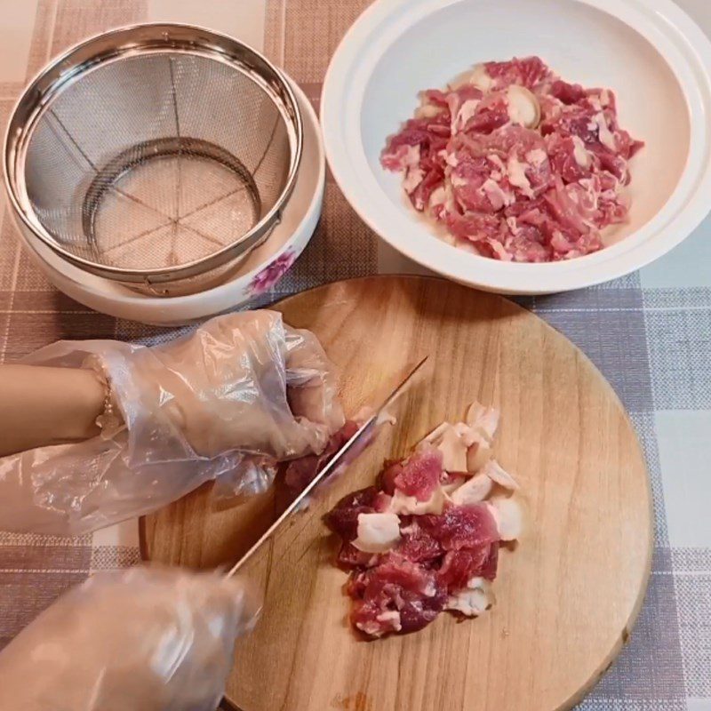 Step 2 Prepare and marinate deer meat Stir-fried deer meat