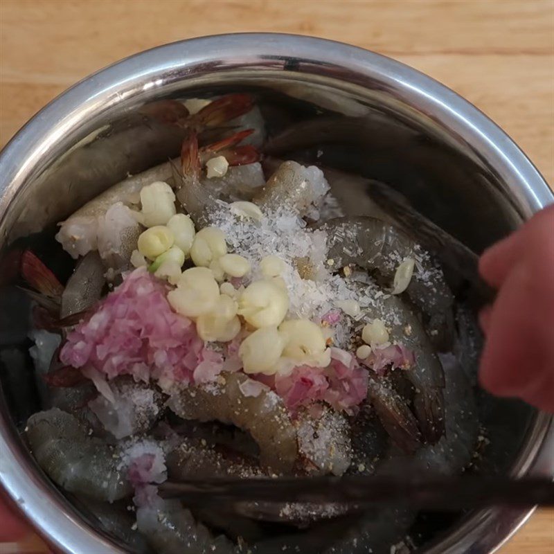 Step 4 Prepare and marinate the shrimp Mi Quang shrimp and meat