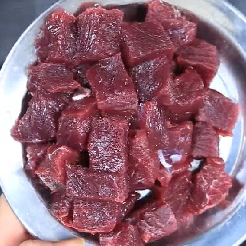 Step 1 Prepare and sauté the beef for Five-Spice Beef Stew