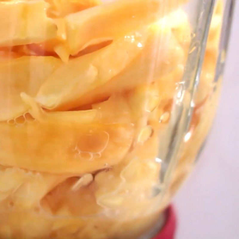 Step 1 Prepare and grind jackfruit for Jackfruit cake with mung bean filling